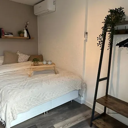 Hello - Pietheinplein 1 *